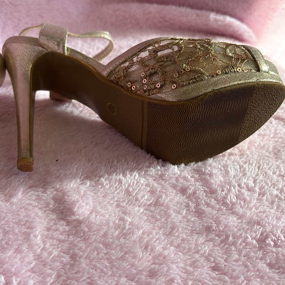 Preloved Ladies Heels - Picture 6 of 16